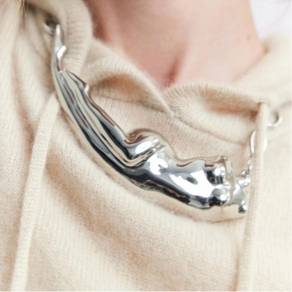 ZARA Sculptural Silver Torso Chain – Statement Body Jewelry - Picture 5 of 10